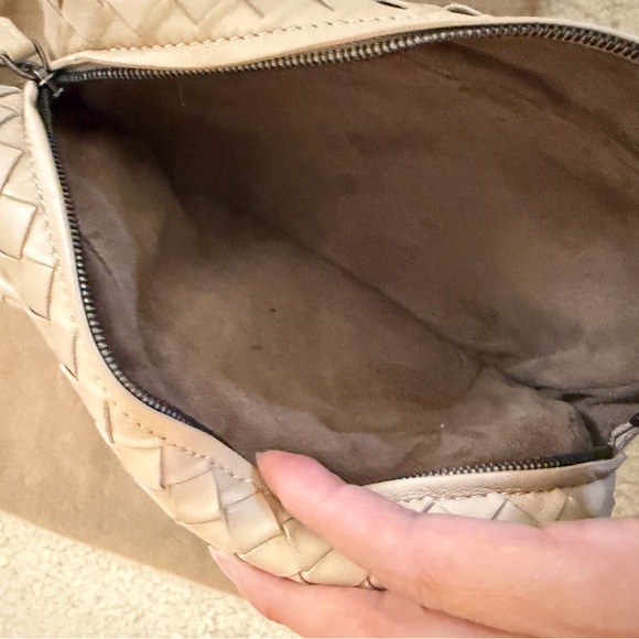 Bottega Veneta Mini Intrecciato Expandable Chain Leather Crossbody Bag - Picture 5 of 12